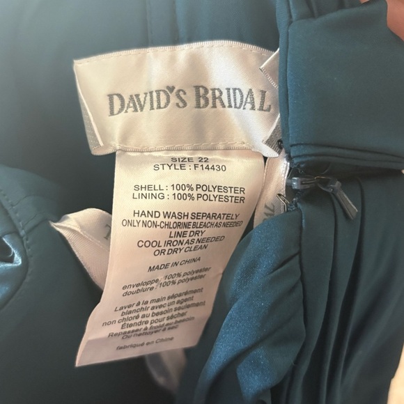 David’s Bridal One Shoulder Satin Ballgown with Fan Detail Sz 22 Blue F14430 - Picture 5 of 8